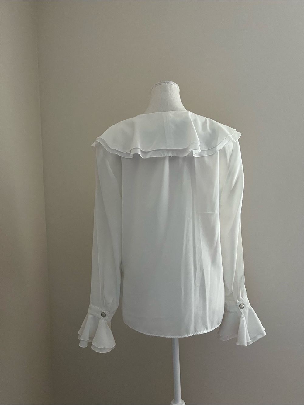White Ruffled Collar Button-Front Blouse - Picture 2 of 8